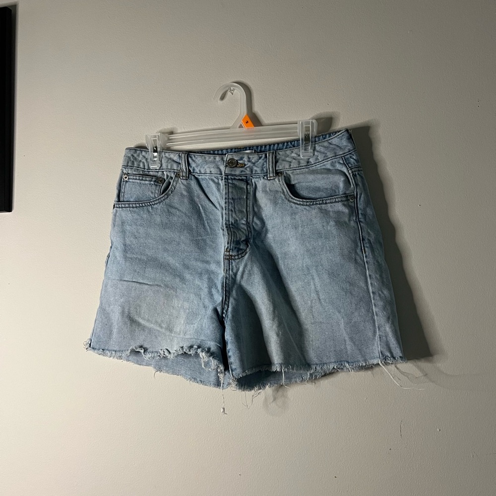 Forever 21 Women’s Light Washed Denim Shorts